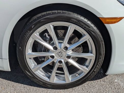 Used 2021 Porsche 718 Boxster image 11