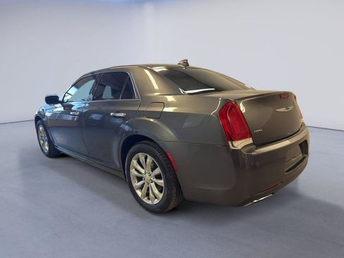 Used 2017 Chrysler 300 C AWD/4WD image 5