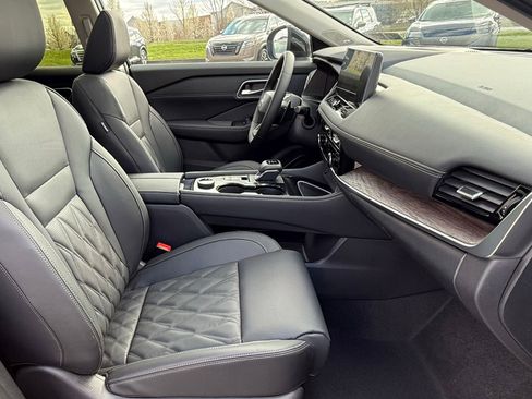 New 2026 Nissan Rogue Platinum AWD/4WD image 16