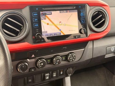 Used 2019 Toyota Tacoma TRD Sport image 26