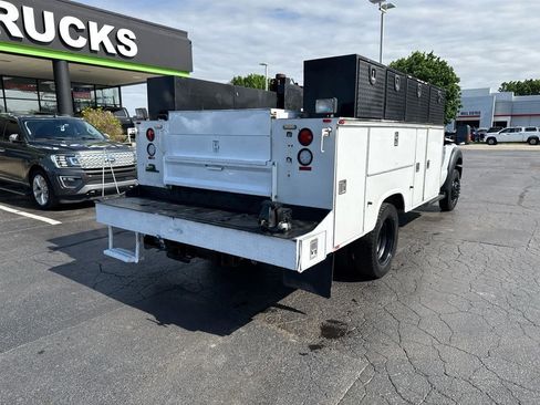 Used 2014 Ford F550 4x4 Regular Cab Super Duty image 8