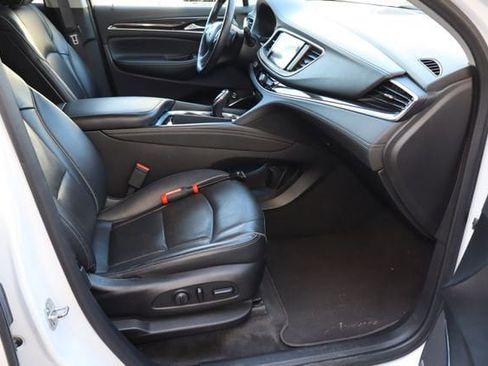 Used 2019 Buick Enclave Avenir w/ Avenir Technology Package FWD image 18