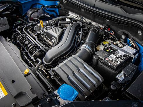 New 2026 Volkswagen Taos SE FWD image 11
