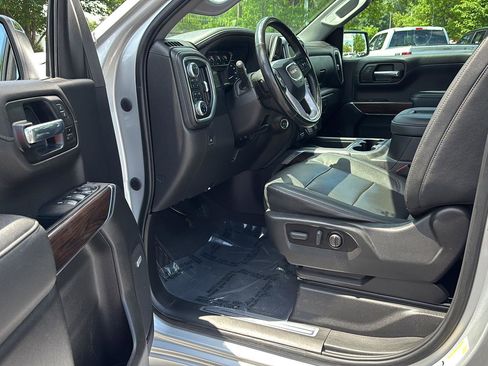 Used 2022 GMC Sierra 1500 SLT w/ SLT Premium Plus Package AWD/4WD image 2