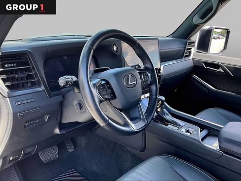 Used 2024 Lexus GX 550 w/ Accessory Package (Z1) AWD/4WD image 15