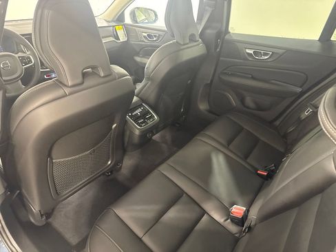 New 2026 Volvo V60 B5 Cross Country Ultra w/ Climate Package AWD/4WD image 21