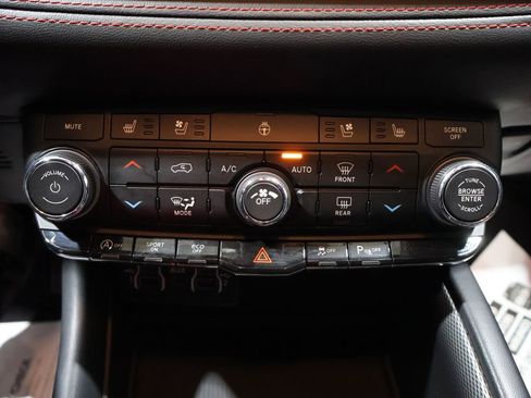 Certified 2024 Dodge Durango GT image 39