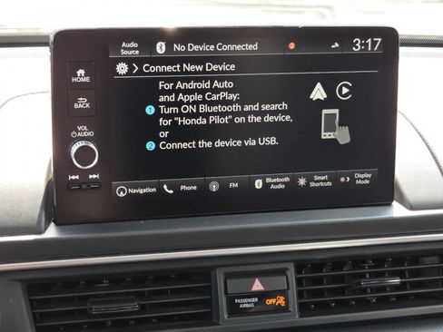 Certified 2024 Honda Pilot Touring image 8