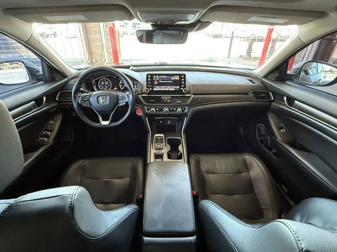 Used 2018 Honda Accord Touring image 27