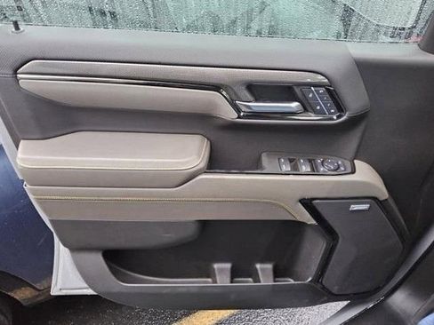 Used 2025 Chevrolet Silverado 1500 ZR2 image 12