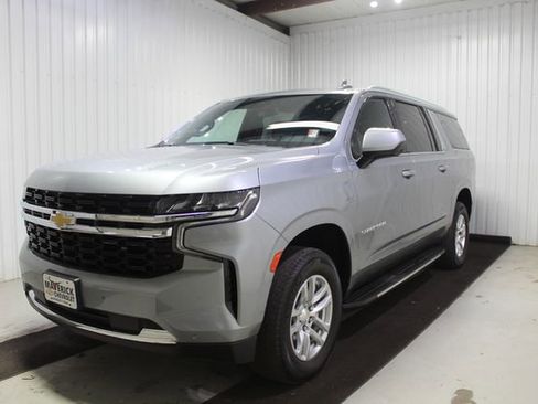 Used 2024 Chevrolet Suburban LS w/ Max Trailering Package AWD/4WD image 3