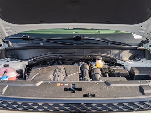 Used 2025 Hyundai Santa Fe Calligraphy w/ Tow & Go Package image 32