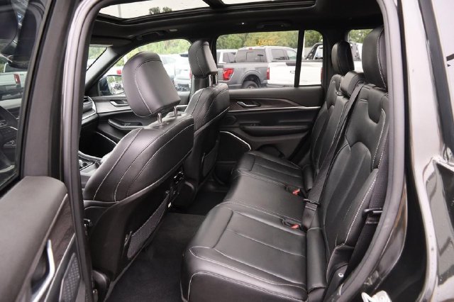 Used 2024 Jeep Grand Cherokee Limited 4xe AWD/4WD image 11