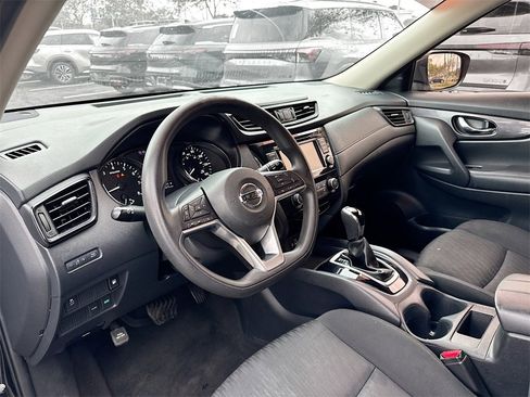 Used 2018 Nissan Rogue S image 10