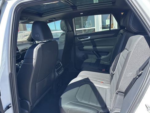 New 2026 Volkswagen Atlas Cross Sport SEL R-Line image 19