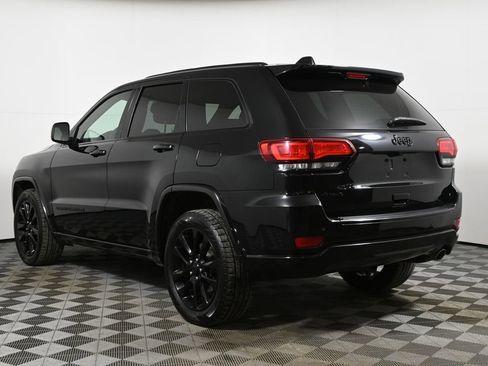 Used 2018 Jeep Grand Cherokee Altitude image 5