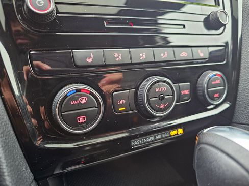 Used 2022 Volkswagen Passat 2.0T SE image 27