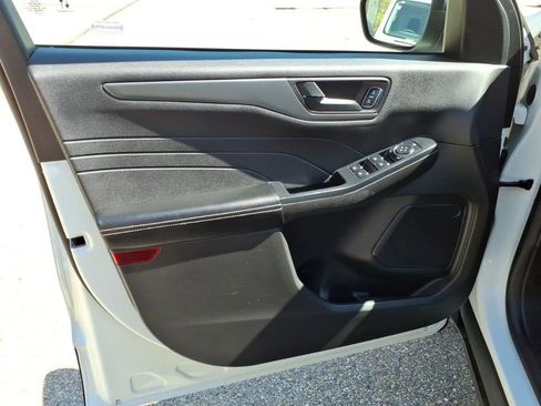 Certified 2024 Ford Escape Active AWD/4WD image 17