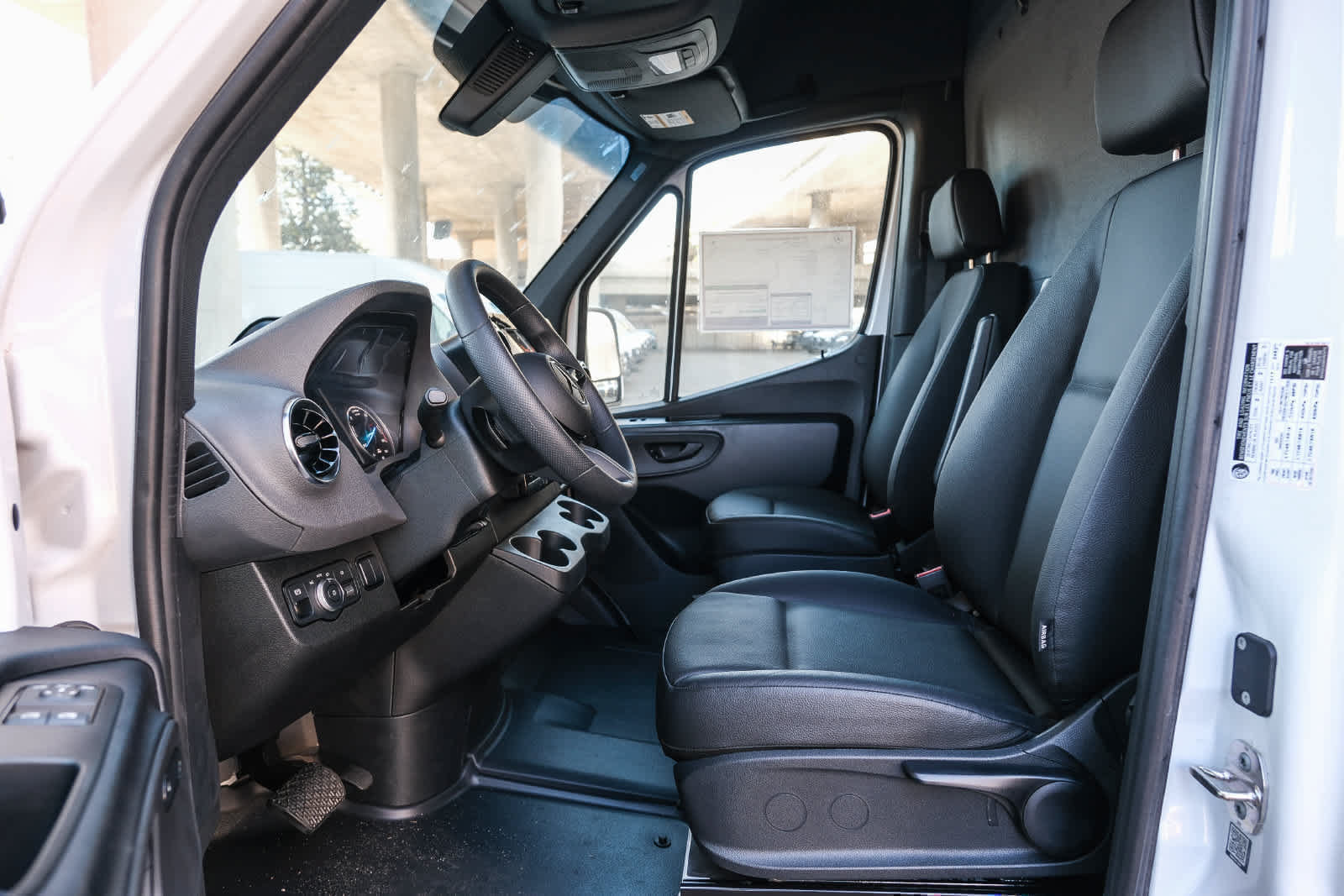 New 2025 Mercedes-Benz eSprinter 170 Cargo image 21