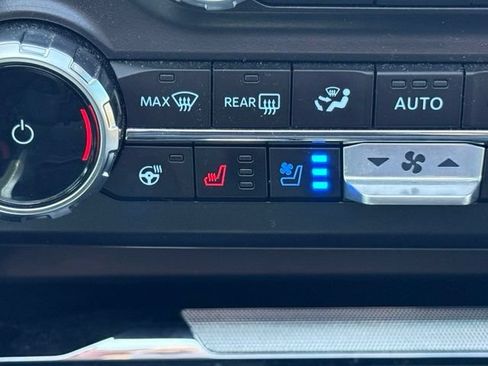 Used 2024 Ford F250 Lariat w/ Lariat Ultimate Package AWD/4WD image 28