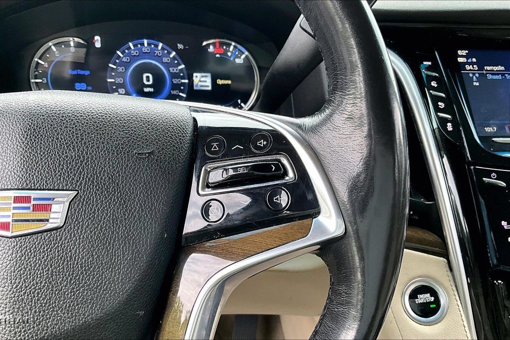 Used 2020 Cadillac Escalade Luxury AWD/4WD image 12