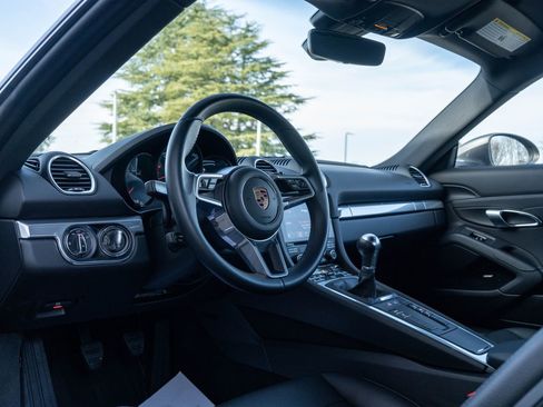 Certified 2024 Porsche 718 Cayman Base w/ Premium Package image 4