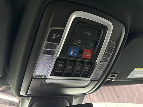 Used 2023 RAM 1500 Laramie AWD/4WD image 27
