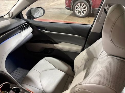 Certified 2022 Toyota Camry XLE w/ Navigation Package image 32