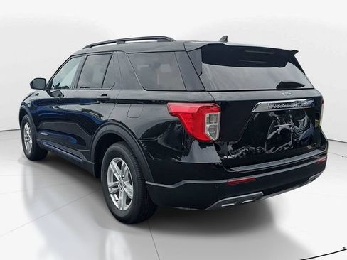 Certified 2024 Ford Explorer XLT w/ Equipment Group 202A RWD image 7