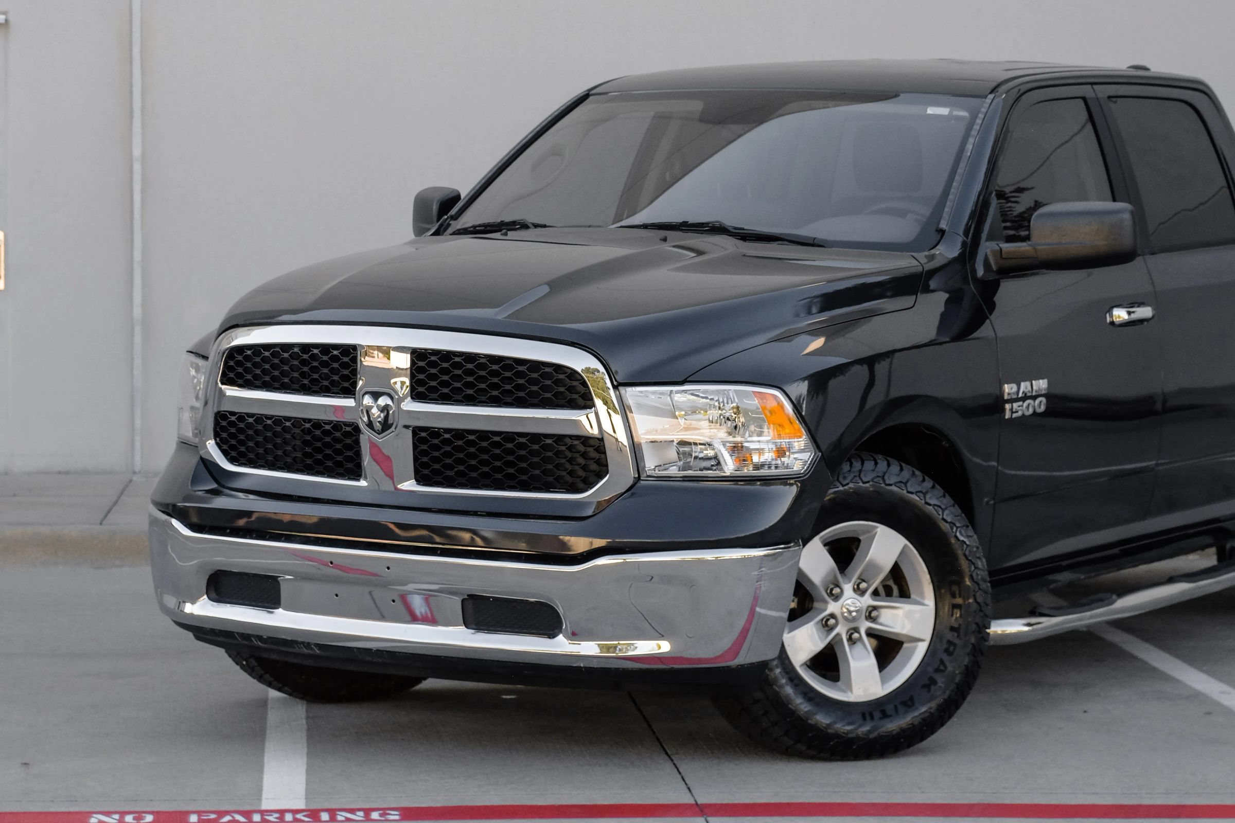 Used 2017 RAM 1500 Classic SLT RWD image 7