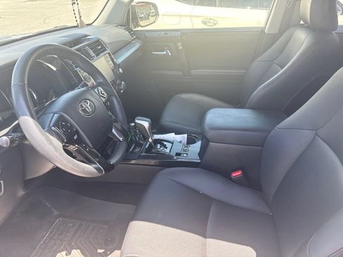 Used 2020 Toyota 4Runner TRD Off-Road Premium w/ Moonroof Package AWD/4WD image 4
