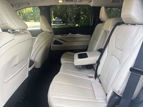 Certified 2025 INFINITI QX60 Pure w/ Cargo Package FWD image 12