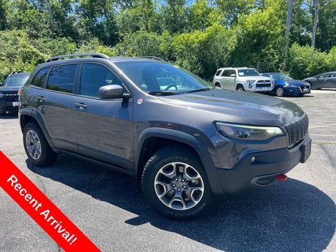 Used 2020 Jeep Cherokee Trailhawk w/ Cold Weather Group AWD/4WD image 1