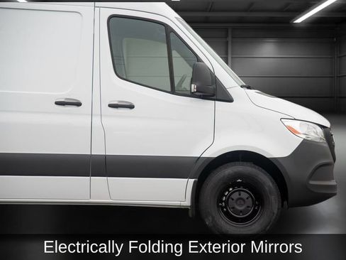 Used 2025 Mercedes-Benz Sprinter 2500 image 11