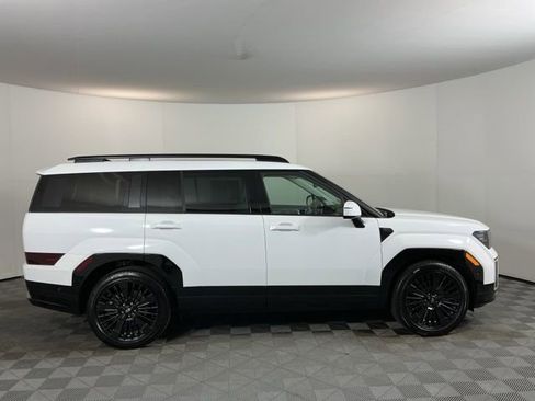 Used 2025 Hyundai Santa Fe Calligraphy image 4