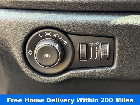 New 2026 Chrysler Pacifica Pinnacle image 24