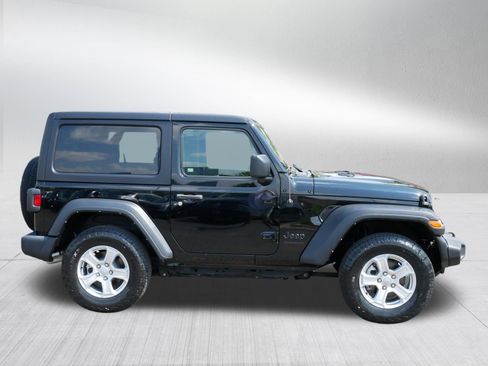 Used 2022 Jeep Wrangler Sport AWD/4WD image 8