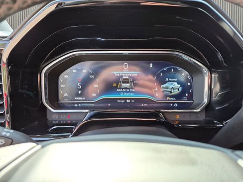 Used 2023 Chevrolet Silverado 1500 LT image 37