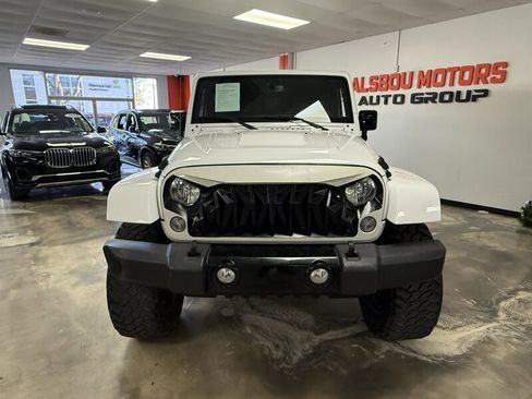 Used 2015 Jeep Wrangler Unlimited Sahara AWD/4WD image 27