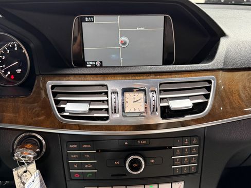Used 2016 Mercedes-Benz E 350 4MATIC Sedan image 28