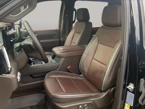 Used 2025 GMC Sierra 2500 Denali w/ Denali Reserve Package AWD/4WD image 8