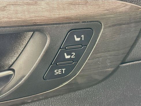 Certified 2025 Toyota Highlander Platinum AWD/4WD image 47
