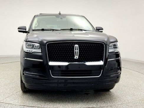 Used 2022 Lincoln Navigator Reserve image 2