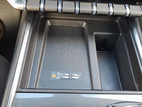 Used 2025 GMC Acadia Elevation image 22