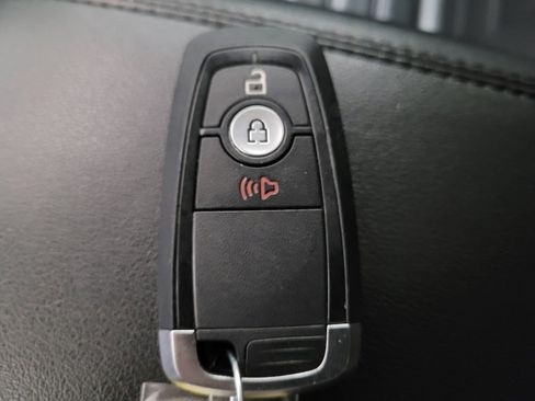 Used 2024 Ford Edge SEL image 32