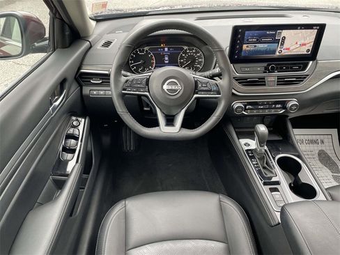 Used 2025 Nissan Altima 2.5 SL image 14