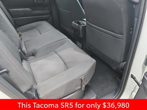 Used 2024 Toyota Tacoma SR5 AWD/4WD image 32