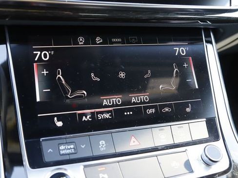 Used 2025 Audi Q7 2.0T Premium w/ Convenience Plus Package AWD/4WD image 29