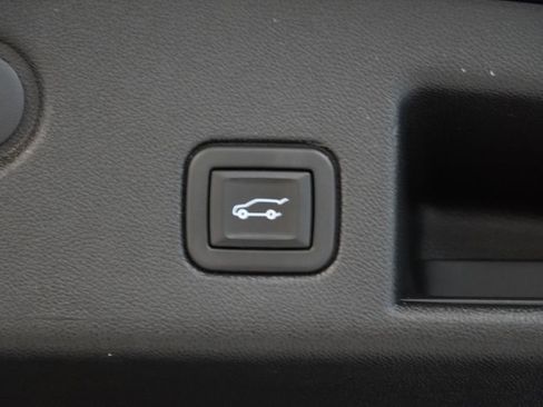 Used 2020 Chevrolet Equinox LT FWD image 10