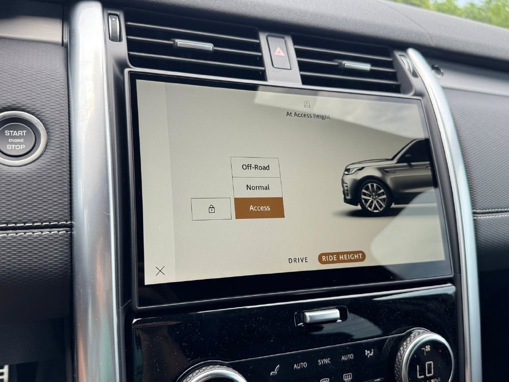 New 2026 Land Rover Discovery Limited Edition AWD/4WD image 19